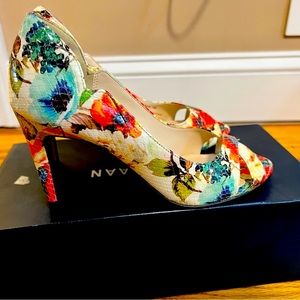 Beautiful and elegant pair of summer open-toes. Cole Haan Jacinda GD OTP